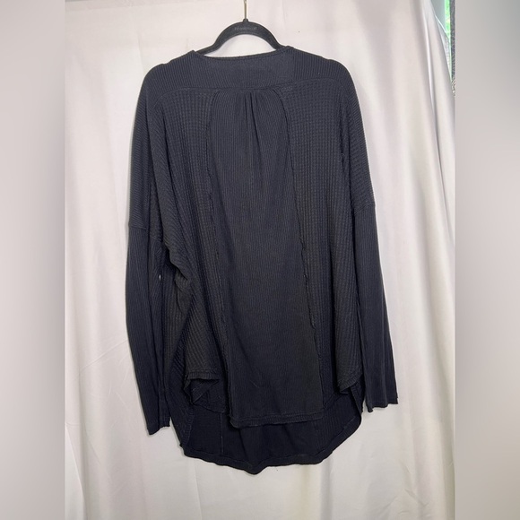 Free People Leo Henley Size Medium - Picture 6 of 6